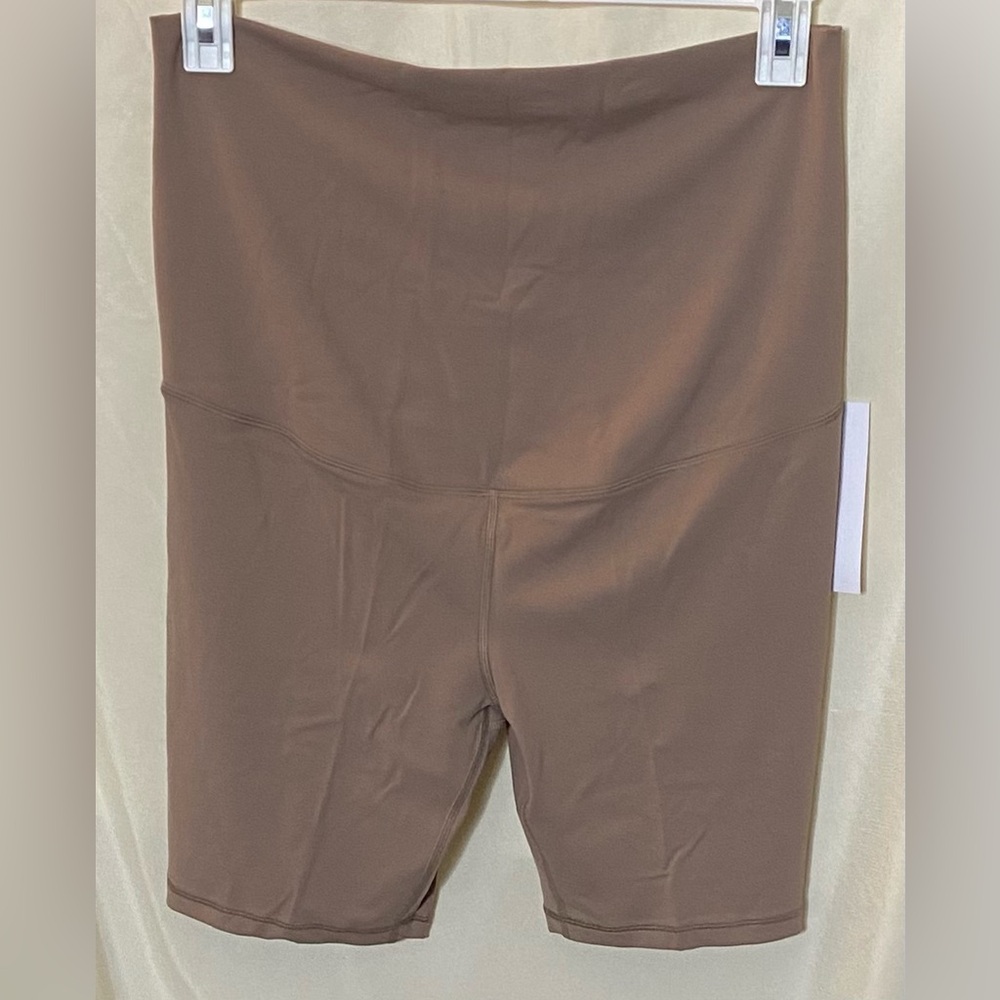 NWT Isabel Over Belly High-Rise Active Maternity Bike Shorts -bundle of 3 - Picture 5 of 9